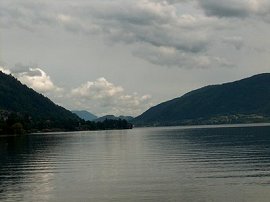 izl-kor-vožnja z ladjo po jezeru