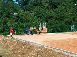 polaganje cevi za razsvetljavo